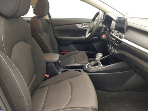 Used 2024 Kia Forte LXS w/ LXS Technology Package FWD image 21