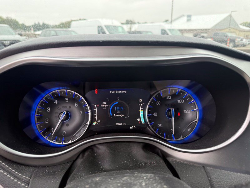 Used 2023 Chrysler Pacifica Limited w/ Uconnect Theater Family Group AWD/4WD image 10