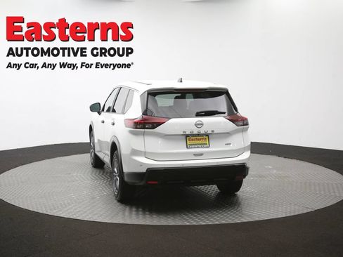 Used 2024 Nissan Rogue S AWD/4WD image 38
