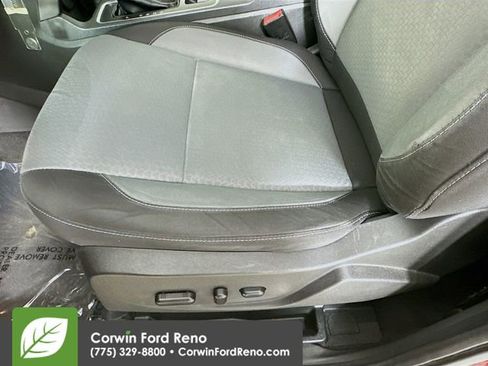 Used 2018 Ford Escape SE image 18