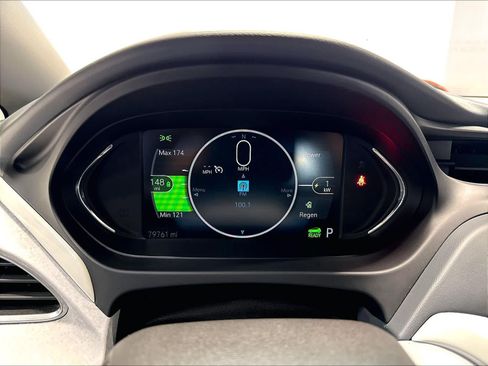 Used 2018 Chevrolet Bolt Premier w/ Driver Confidence II Package FWD image 21