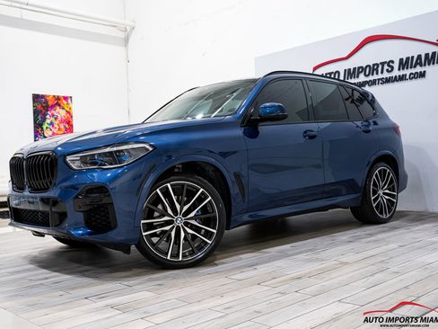 Used 2022 BMW X5 xDrive40i w/ M Sport Package AWD/4WD image 4