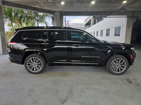 New 2025 Jeep Grand Cherokee L Summit image 4