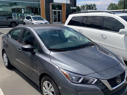 Used 2021 Nissan Versa S FWD image 10