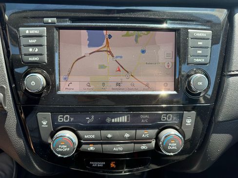 Used 2020 Nissan Rogue SV w/ Premium Package FWD image 16