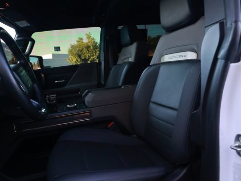 Used 2025 GMC Hummer EV 2X AWD/4WD image 18