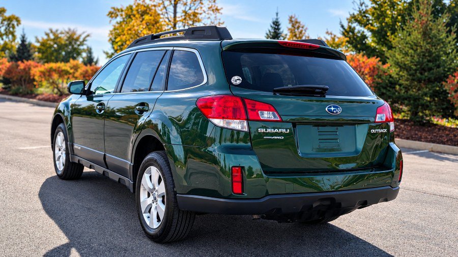 Used 2011 Subaru Outback 2.5i Premium w/ All-Weather Pkg AWD/4WD image 7