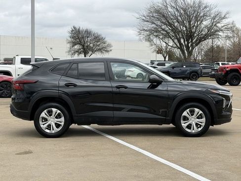 Used 2024 Chevrolet Trax LS image 3