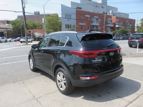 Used 2019 Kia Sportage LX w/ LX Popular Package AWD/4WD image 5