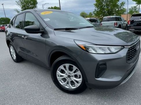 Used 2025 Ford Escape Active AWD/4WD image 8