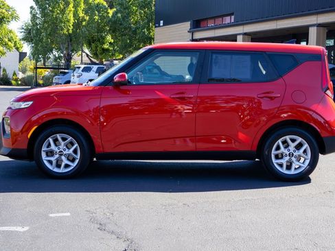 Used 2020 Kia Soul S FWD image 10