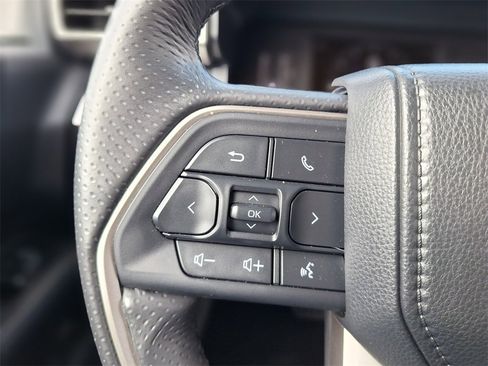 Used 2025 Toyota 4Runner SR5 image 18