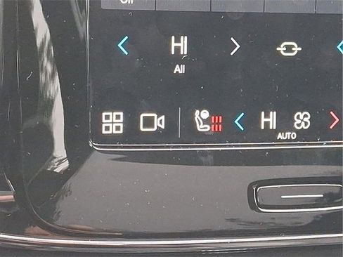 Certified 2024 Volvo C40 P8 Recharge Plus w/ Climate Package image 22