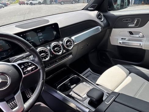 Used 2021 Mercedes-Benz GLB 250 image 27