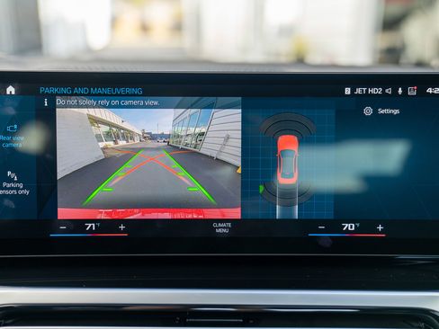 Used 2024 BMW M2 w/ Lighting Package image 31