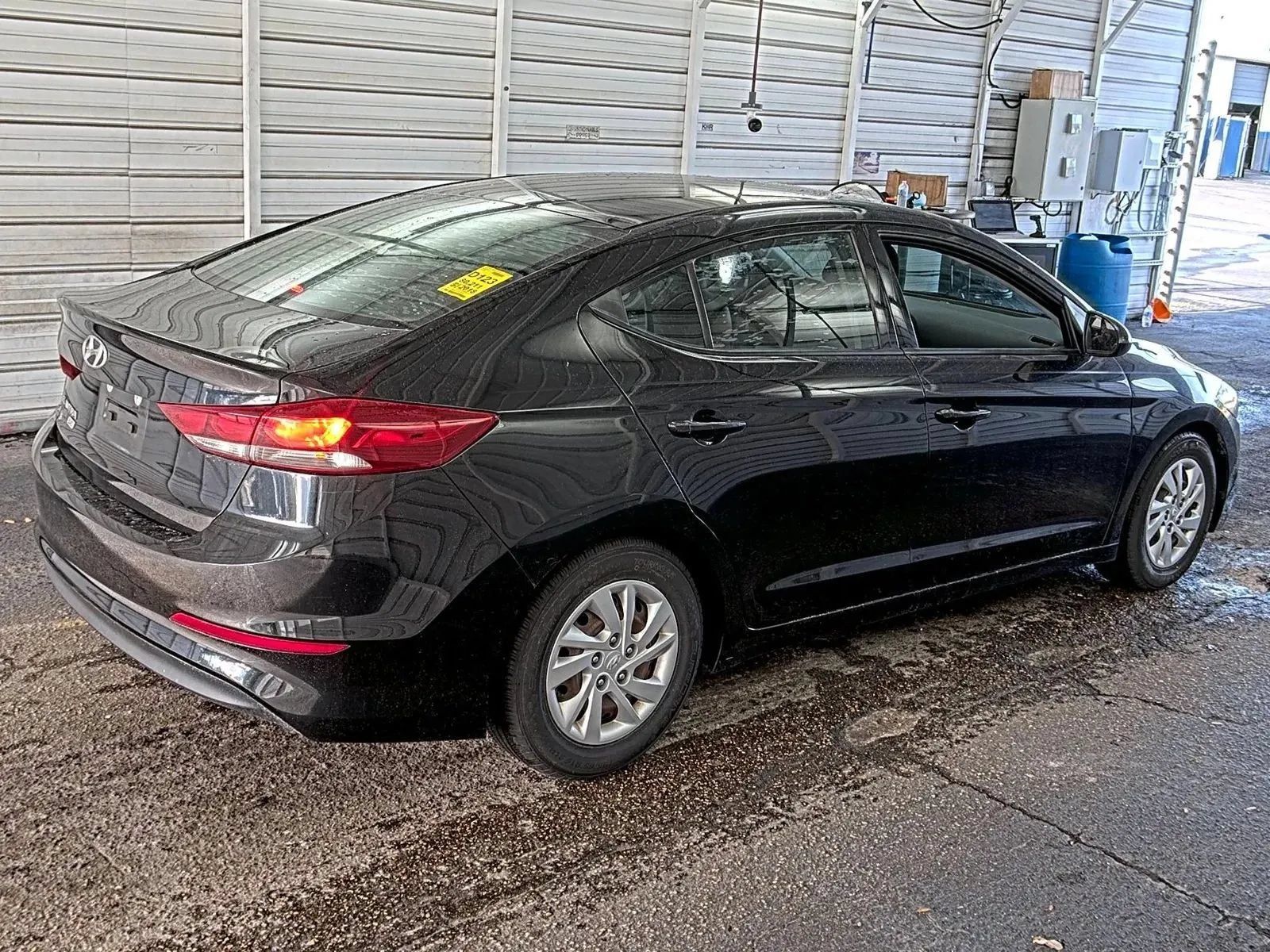 Used 2018 Hyundai Elantra SE FWD image 7