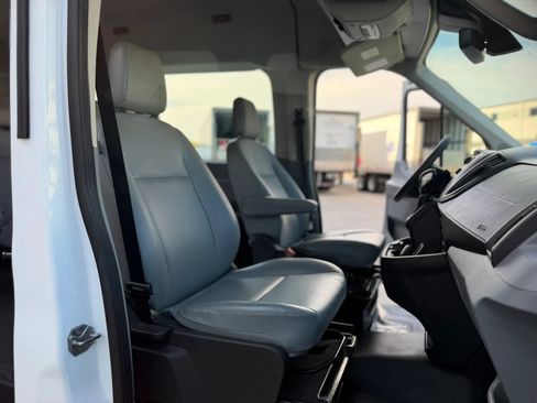 Used 2019 Ford Transit 150 XL RWD image 18