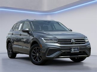 Certified 2023 Volkswagen Tiguan SE image 1