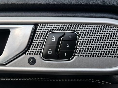 Used 2020 Ford Explorer Limited RWD image 13
