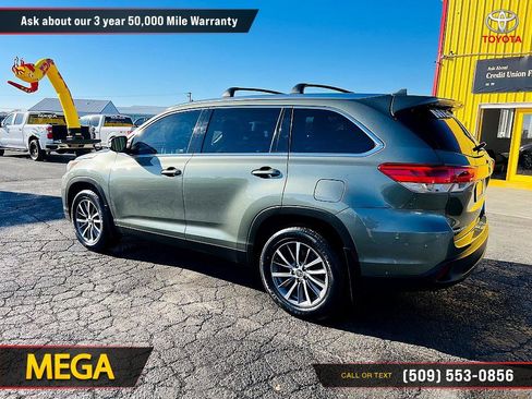 Used 2019 Toyota Highlander XLE image 12