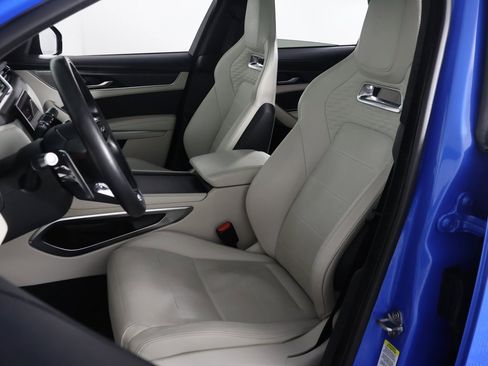 Used 2022 Jaguar F-PACE SVR image 34