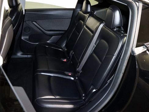 Used 2021 Tesla Model Y Long Range image 13