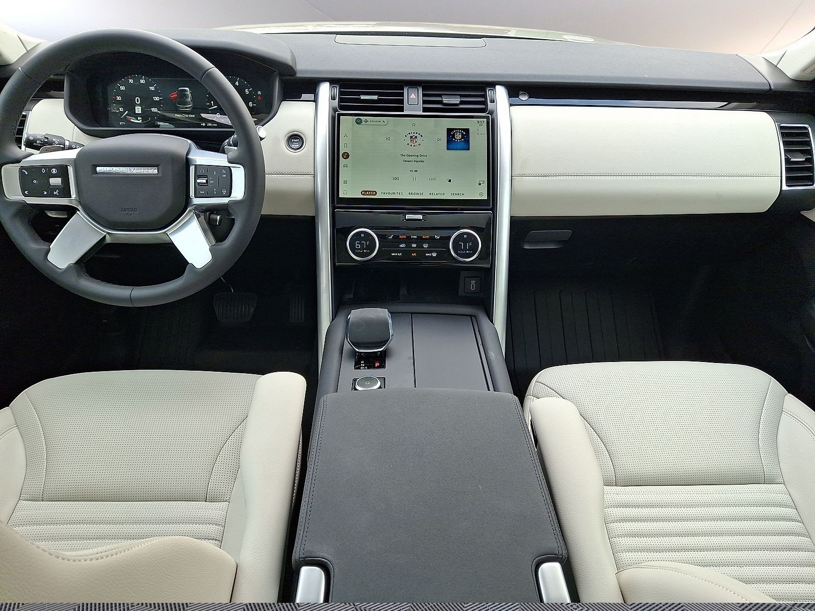 Certified 2026 Land Rover Discovery S AWD/4WD image 3