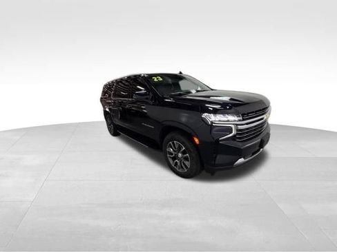 Used 2023 Chevrolet Suburban LT w/ Luxury Package AWD/4WD image 5