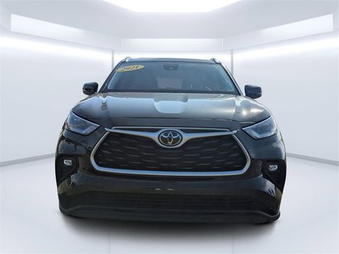 Used 2021 Toyota Highlander XLE image 8