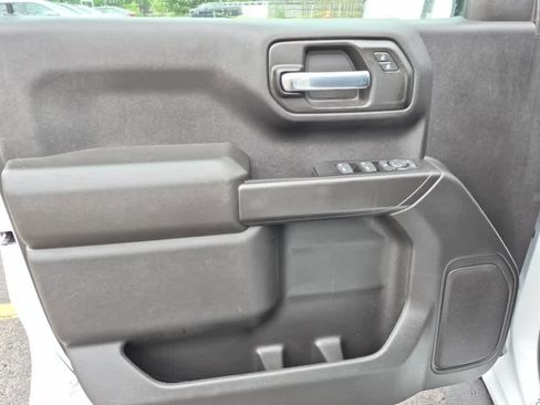 Used 2023 Chevrolet Silverado 1500 Custom AWD/4WD image 9