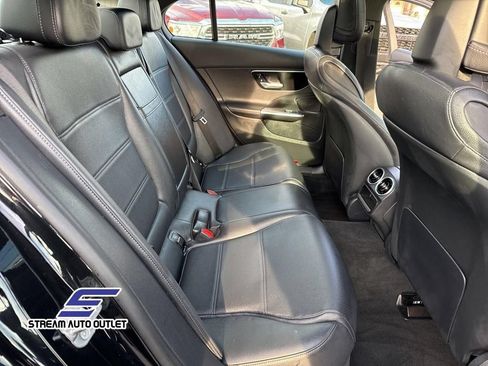Used 2025 Mercedes-Benz C 300 4MATIC Sedan image 36
