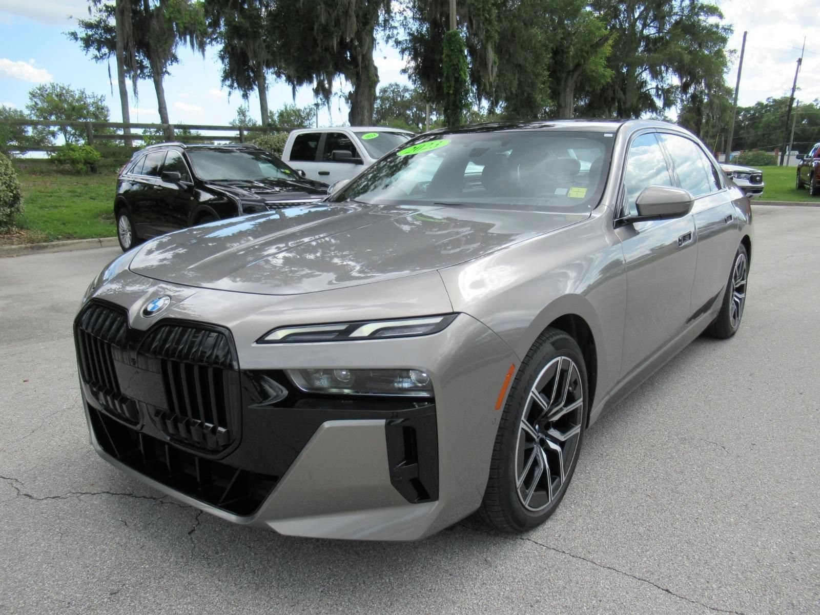 Used 2023 BMW 740i RWD image 3