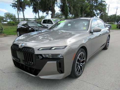 Used 2023 BMW 740i RWD image 3