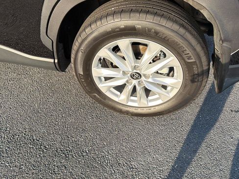 Certified 2026 Toyota Corolla Cross LE FWD image 35