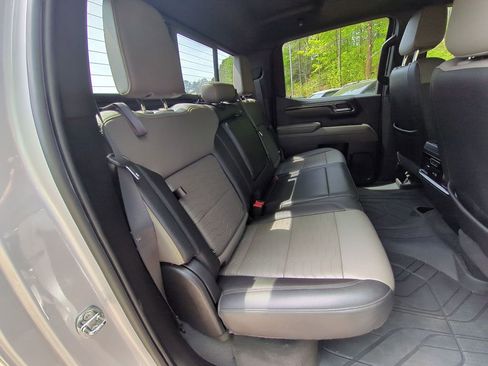 Used 2022 Chevrolet Silverado 1500 ZR2 w/ Technology Package image 34