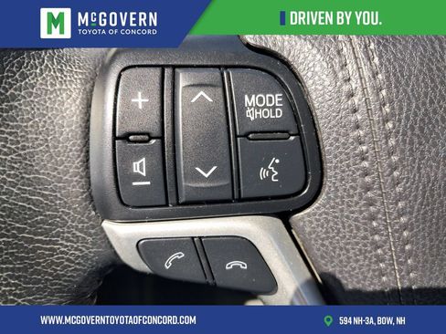 Used 2020 Toyota Sienna XLE w/ Carpet Mat Package AWD/4WD image 19