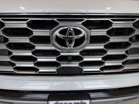 Used 2025 Toyota Sequoia Capstone AWD/4WD image 13