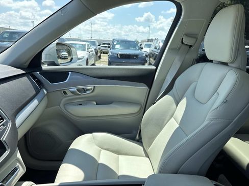 Used 2024 Volvo XC90 B5 Core w/ Climate Package AWD/4WD image 16