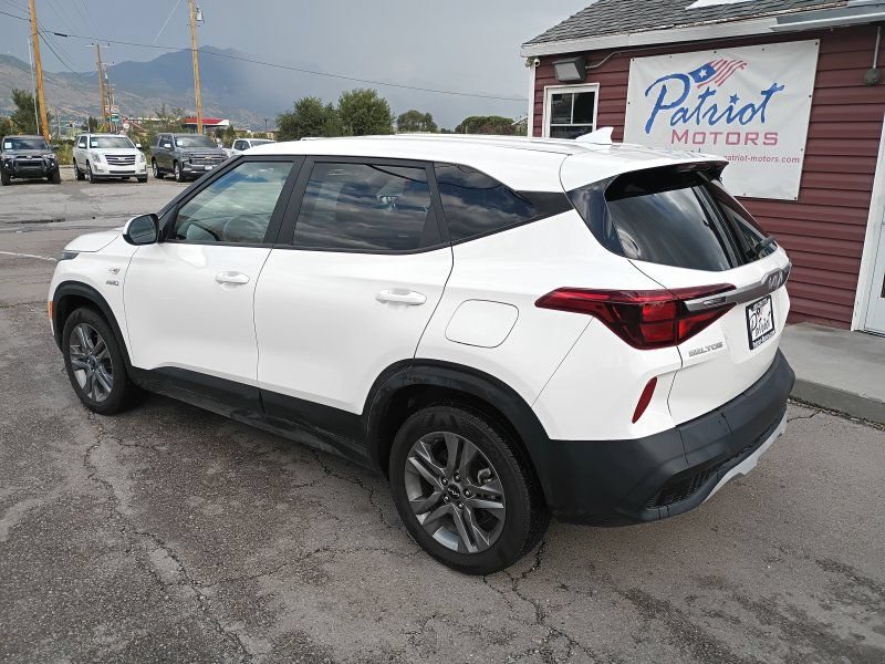 Used 2023 Kia Seltos LX AWD/4WD image 3