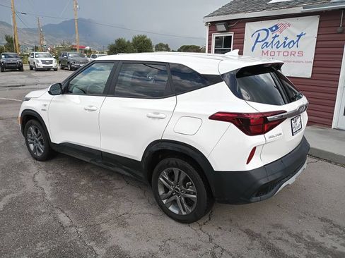 Used 2023 Kia Seltos LX AWD/4WD image 3