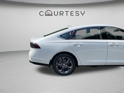 Used 2023 Honda Accord EX-L image 25