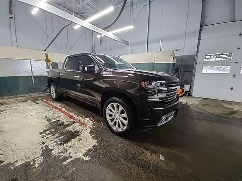 Used 2019 Chevrolet Silverado 1500 High Country w/ Technology Package AWD/4WD image 10