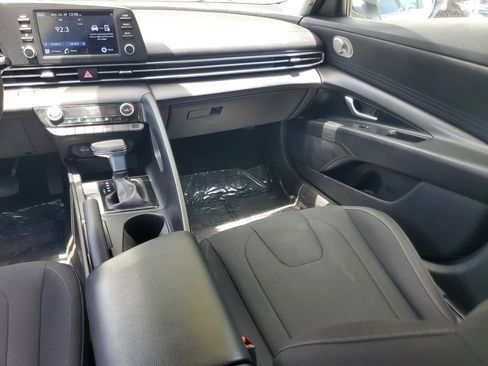Used 2021 Hyundai Elantra SEL image 13
