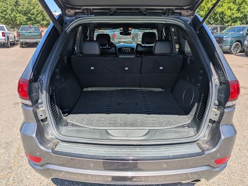 Used 2018 Jeep Grand Cherokee Altitude AWD/4WD image 6