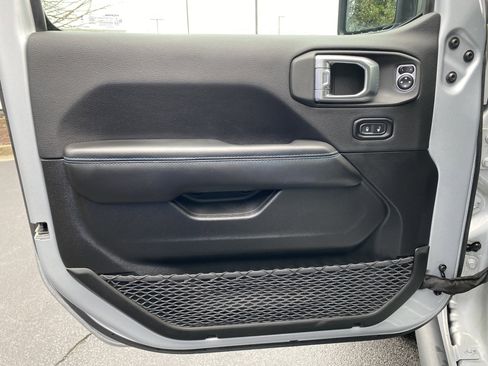 Used 2024 Jeep Wrangler Unlimited Rubicon 4xe image 16