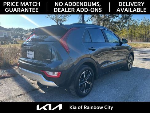 Used 2025 Kia Niro LX image 11