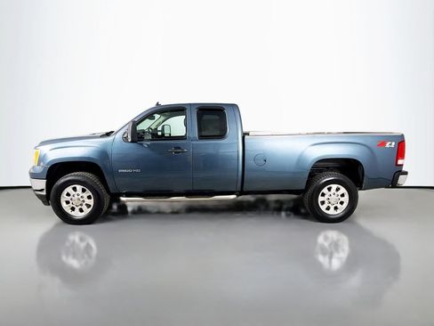 Used 2013 GMC Sierra 2500 SLE w/ SLE Preferred Package AWD/4WD image 4