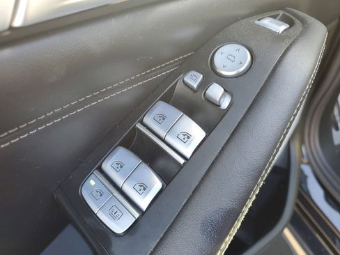 Used 2021 BMW X7 M50i image 23