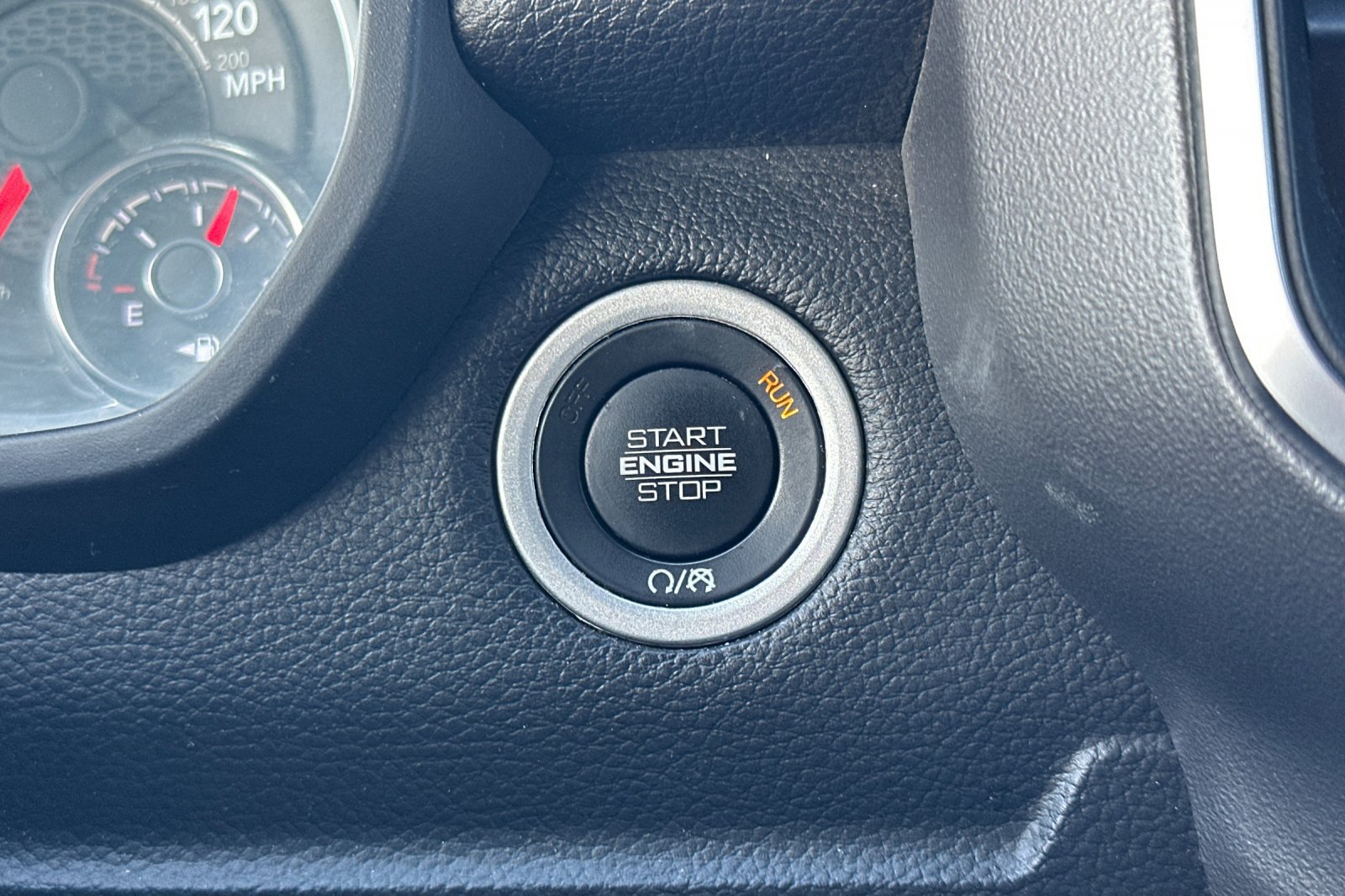 Used 2025 RAM 1500 Big Horn AWD/4WD image 32