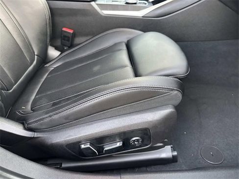 Used 2024 BMW 330i Sedan image 11